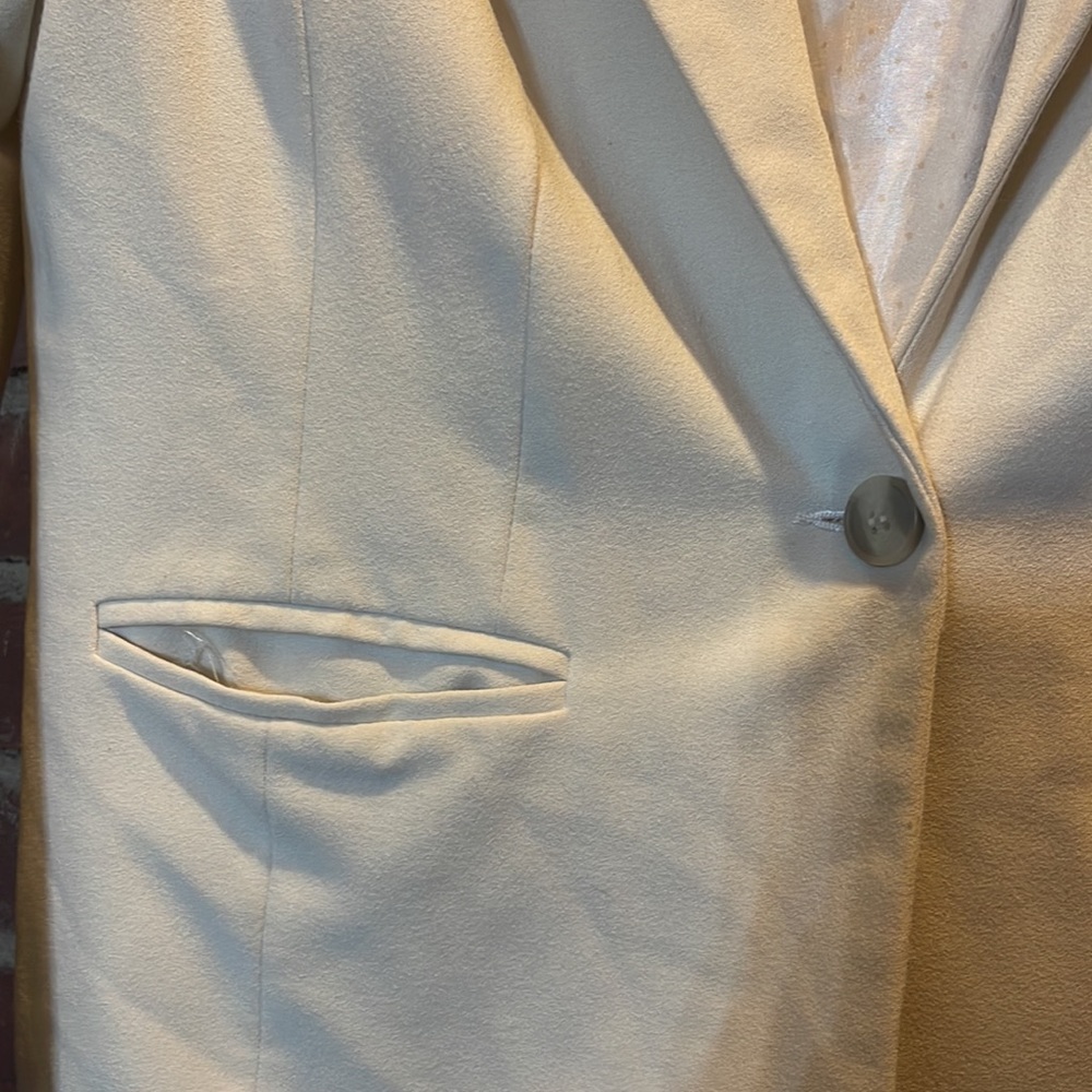 Blazer - Picture 3 of 3
